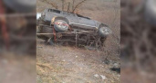 Под Новороссийском автомобиль кубарем покатился с горы и придавил водителя
