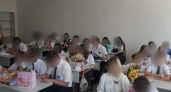 "Дети сидят втроем за партой, вентиляция не работает!": в Новороссийске родители жалуются на новую школу на улице Мурата Ахеджака
