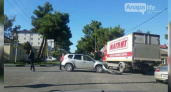 В Анапе произошло тройное ДТП: столкнулись «девятка», «Рено» и фура «Магнит»