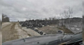 Под Новороссийском вдоль дороги образовалась свалка шин