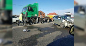 В Новороссийске произошло массовое ДТП с участием фуры: фото