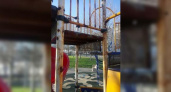 «Детство со ржавчиной на руках»: жители Новороссийска жалуются на детскую площадку на главной пешеходной улице