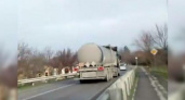 Житель станицы под Новороссийском снял на видео, как большегрузы нарушают ПДД: фуры не реагируют на дорожные знаки