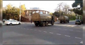 Стало известно, почему перекрыли движение в Новороссийске для проезда колонны военной техники