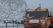 В Новороссийске устраняют последствия снегопада: спецтехника работает в пригороде