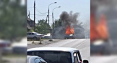 Новороссийцы сняли на видео полыхающий отечественный автомобиль