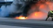 Эвакуировали 20 человек. Пожар в рейсовом автобусе под Новороссийском попал на видео