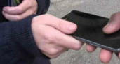 Мошенник брал у жителей Новороссийска телефон, чтобы позвонить, и списывал деньги с их карт через «Мобильный банк»