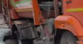 В Новороссийске под мусоровозом провалился асфальт