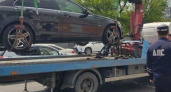 Внимание, работает эвакуатор! С улицы Видова забирают машины, которые паркуются «по старой памяти» на полосе для движения