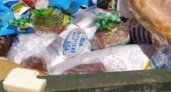Супермаркеты Новороссийска выбрасывают хлеб в мусорные контейнеры