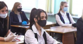 В некоторых школах Новороссийска старшеклассников обязали носить маски