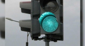 На одном из центральных перекрестков Новороссийска задержат зеленый сигнал светофора