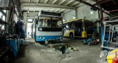 Бетонные ангары, мозаики на стенах и старые станки: экскурсия по троллейбусному депо Новороссийска