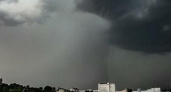Ливень, град, шквалистый ветер и смерчи: в Новороссийске на три дня объявлено штормовое предупреждение