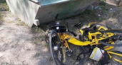 В парке Новороссийска выбросили прокатные велосипеды на мусорку