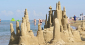 На пляже в Анапе вырос песчаный замок