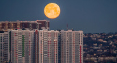 Голодная Луна: новороссийцы любовались февральским полнолунием – 10 красивых фото