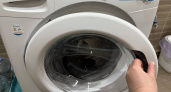 Зажимаю эти кнопки, и стиральная машина сама очищается от грязи, пыли и порошка
