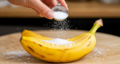 Банановую кожуру посыпаю солью — весь август не нарадуюсь своей хитрости: лучший лайфхак для лентяев