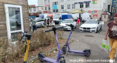 Замглавы Новороссийска просит сообщать ему лично о брошенных посреди дороги самокатах