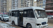 «Притон на колесах»: новороссийцы просят убрать с улицы Южной брошенный автобус 