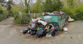 «Грязно как на свалке!»: новороссийцы пожаловались на мусор на кладбище «Солнечное» 