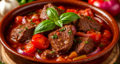 Мясо по-кавказски: сочная говядина с овощами и диким характером
