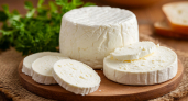 Щепотка соды и литр молока: этот сыр нежнее, чем в магазине