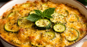 Все лето делаю кабачковую запеканку с сыром: вкусный способ съесть много кабачков