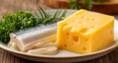 Закуска из селёдки и плавленого сыра: бабушкин секрет, который вкуснее колбасы