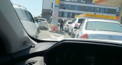 Бензина для «простых смертных» в Новороссийске все меньше: где можно заправиться сегодня без топливных карт 