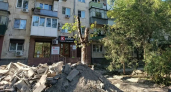 Плитки нет, деревья превратились в столбы: новороссийцы уверены, что сквер «Философский» не успеют благоустроить в срок 