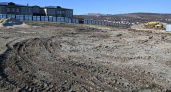 В Южном районе Новороссийска началось строительство новой школы: рабочие приступили к бетонированию свай для фундамента