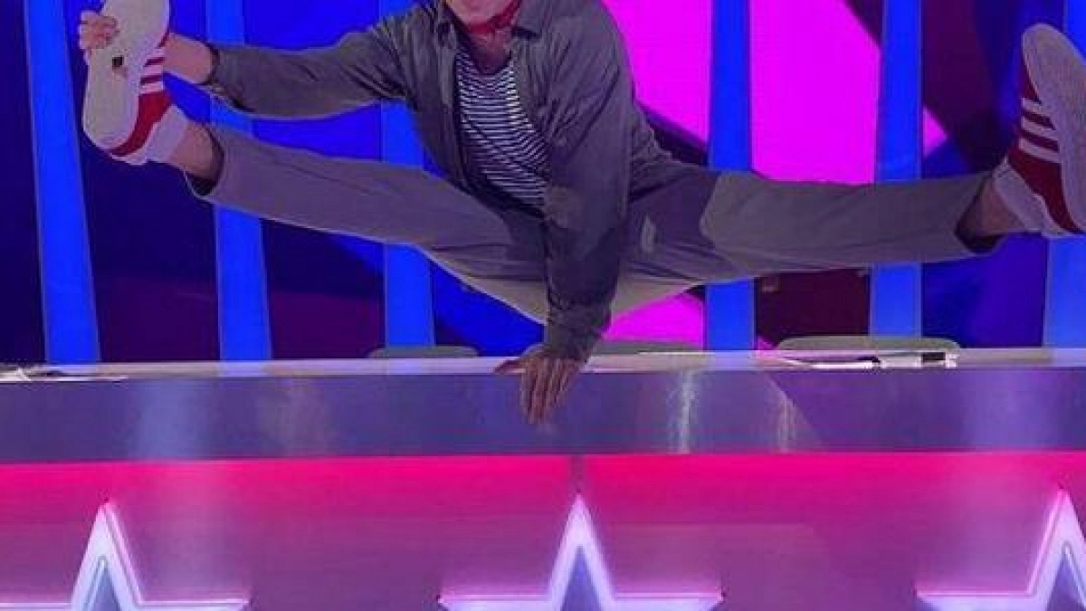«Есть ли у него суставы?»: уличный танцор из Анапы покорил жюри шоу «Я почти знаменит» на Первом канале
