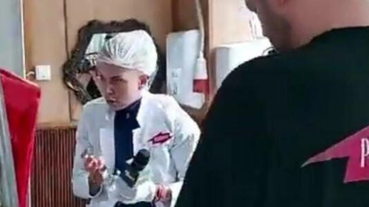 Ревизорро в Новороссийске. В сеть попало видео, как ведущую скандального шоу Ксению Милас силой не пускают в "ФСБшную столовую"