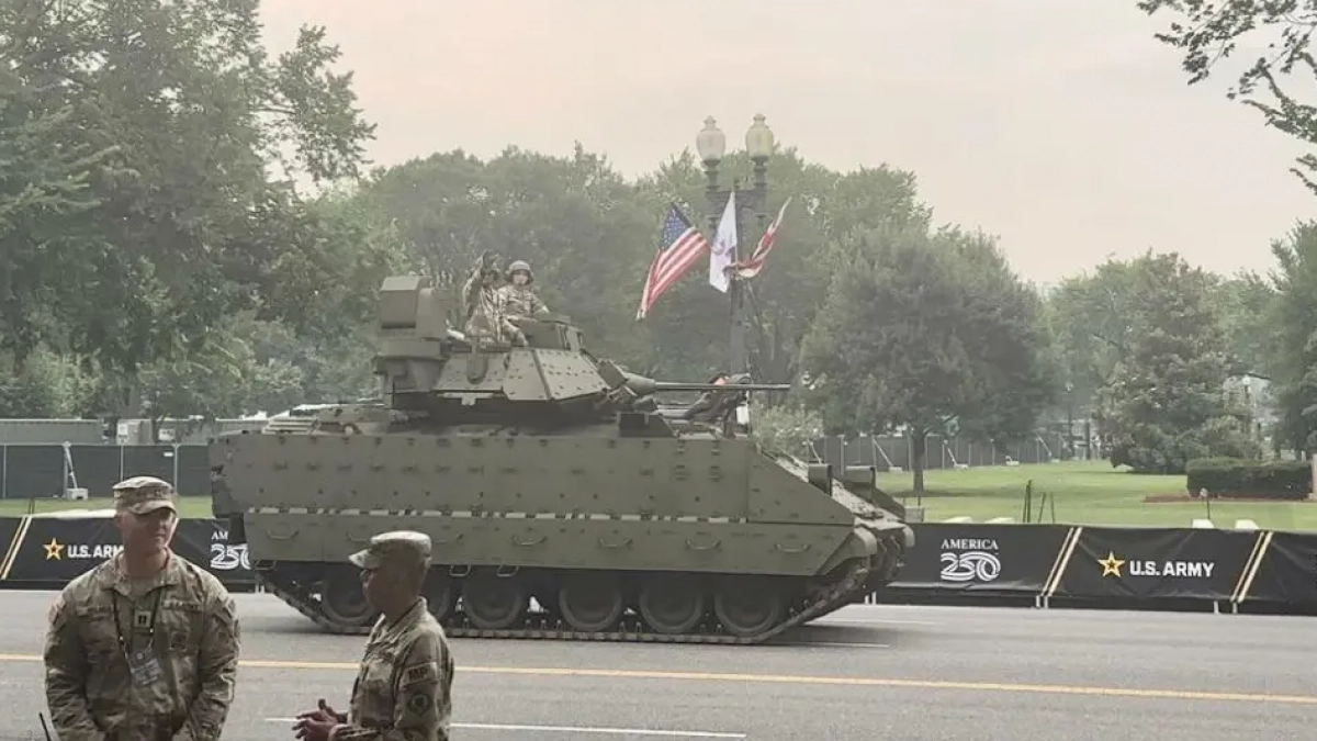 Дождь, танки и бунт: как США встретили 250-летие армии