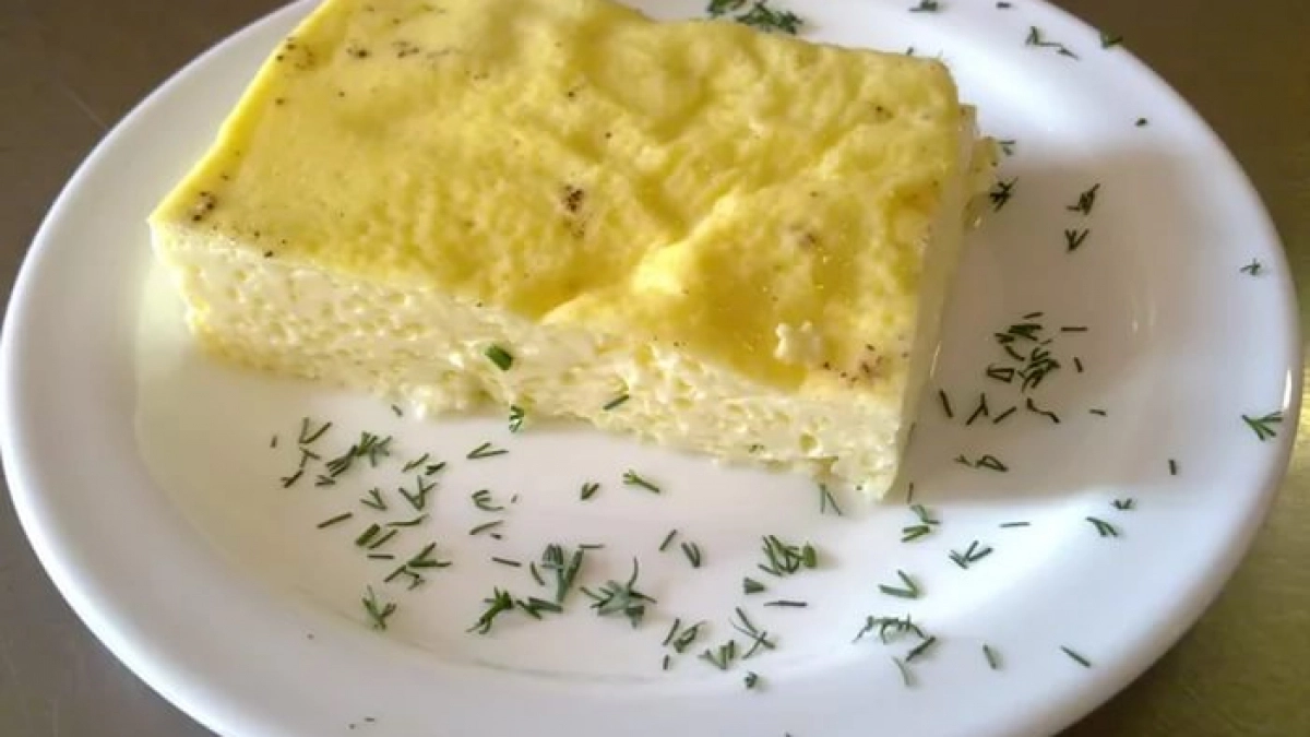 Секреты идеального омлета: как приготовить вкусный завтрак за три минуты - дети непременно попросят добавки