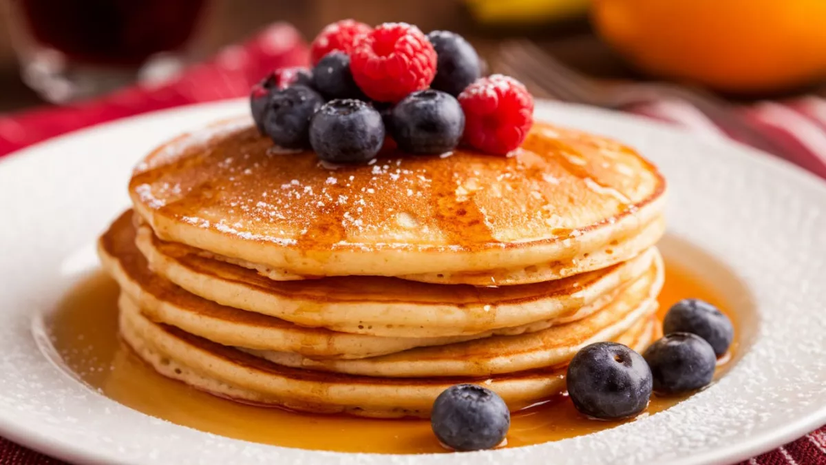 Забудьте про муку: манные оладьи на кефире в 100 раз нежнее и пышнее