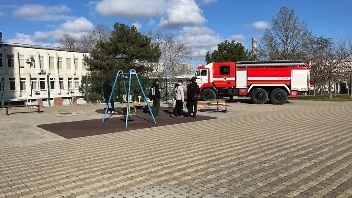 В Новороссийске эвакуировали студентов радиоколледжа 