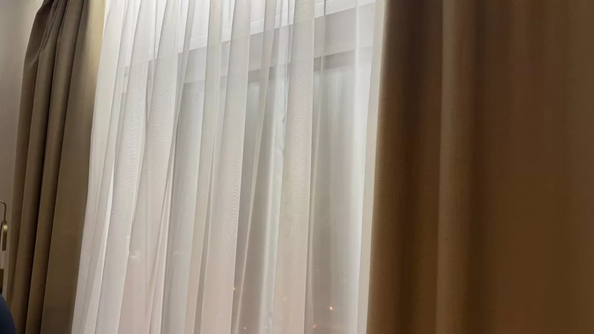 Шторы больше не в фаворитах: что сейчас ставят на окна вместо них в современных квартирах для стиля и красоты