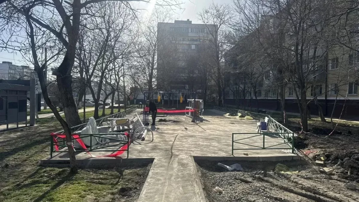 В Новороссийске не успели благоустроить детскую площадку, обещанную горожанам на «прямой линии» с губернатором, в срок 