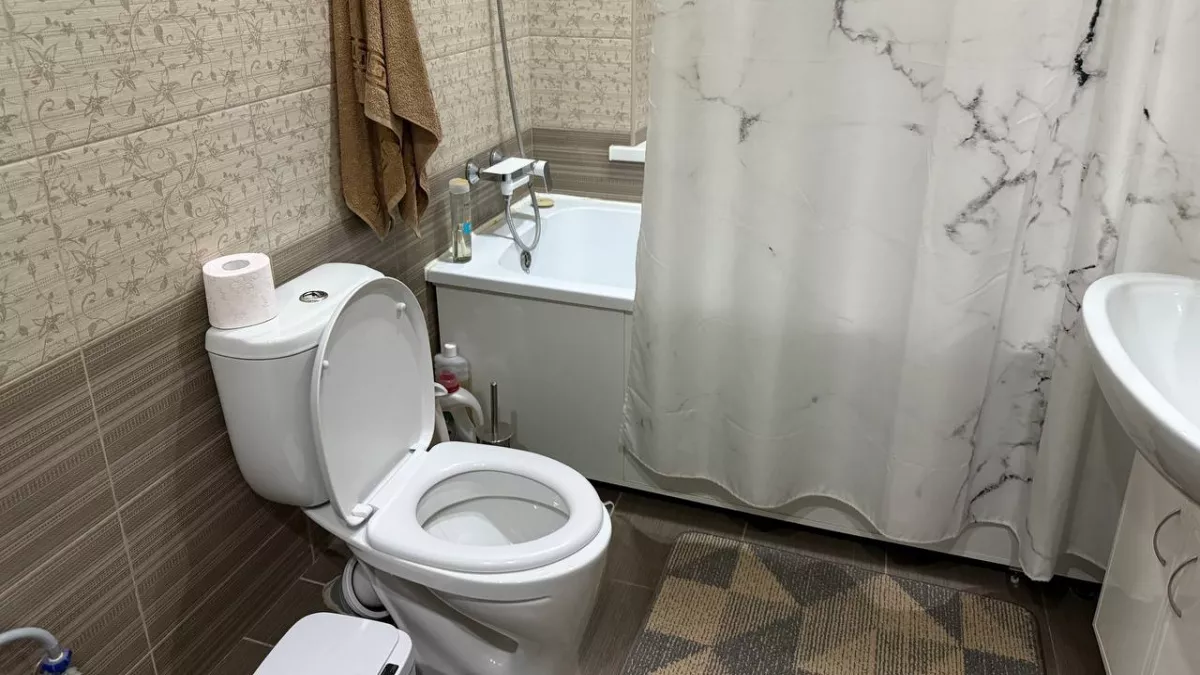 Японцы снова удивили: унитаз с пультом как у космического корабля уже реальность