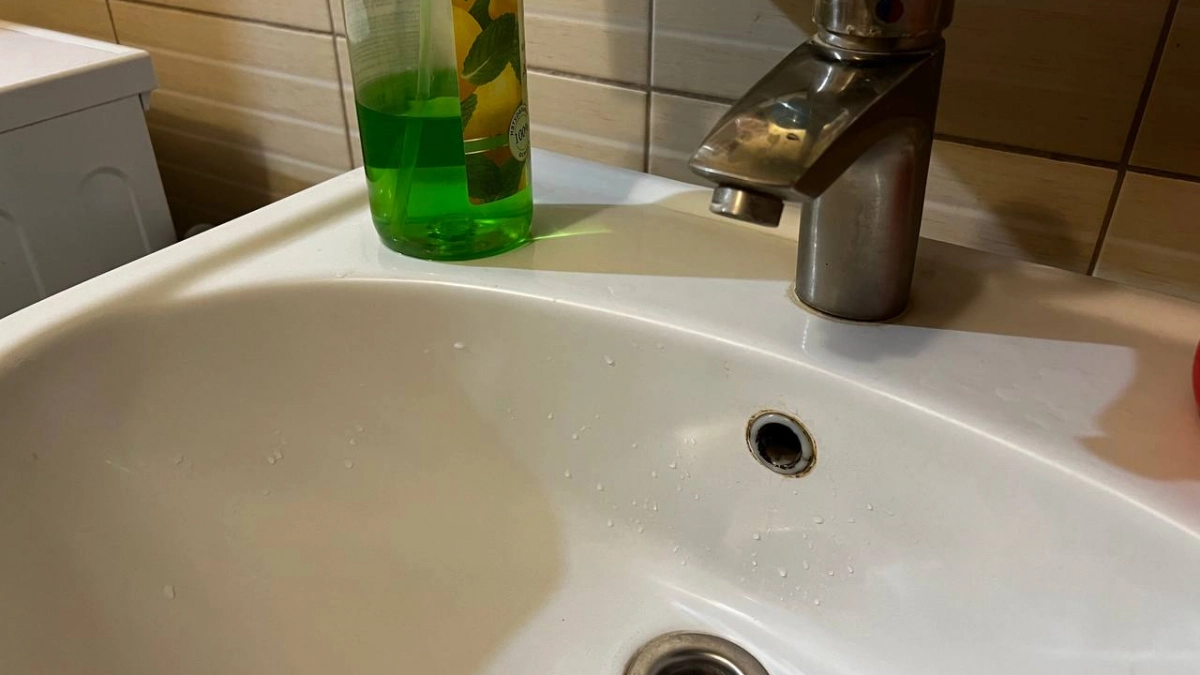 Никакого Крота и вантуза: просто смешайте эти копеечные средства  — засор сбежит сам