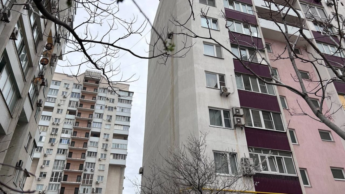 Балкон под пристальным вниманием: кому грозят штрафы за остекление  