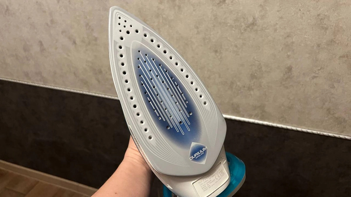 Тру подошву — и утюг как новый: гениальный лайфхак, который выводит даже старый нагар