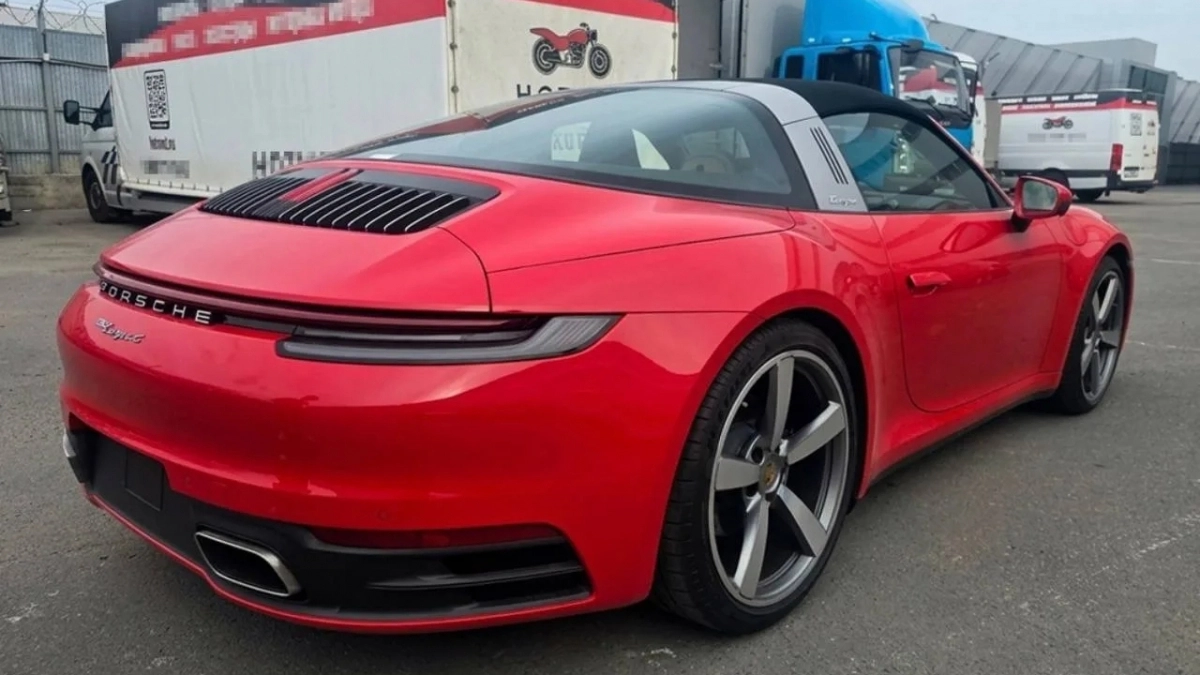 Из Эмиратов через Новороссийск в Подмосковье: таможенники перехватили нелегально ввезенный на территорию страны Porsche 