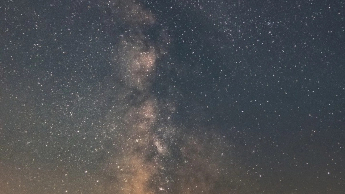 До 18 падающих звезд в час: новороссийцы могут полюбоваться звездопадом Лириды