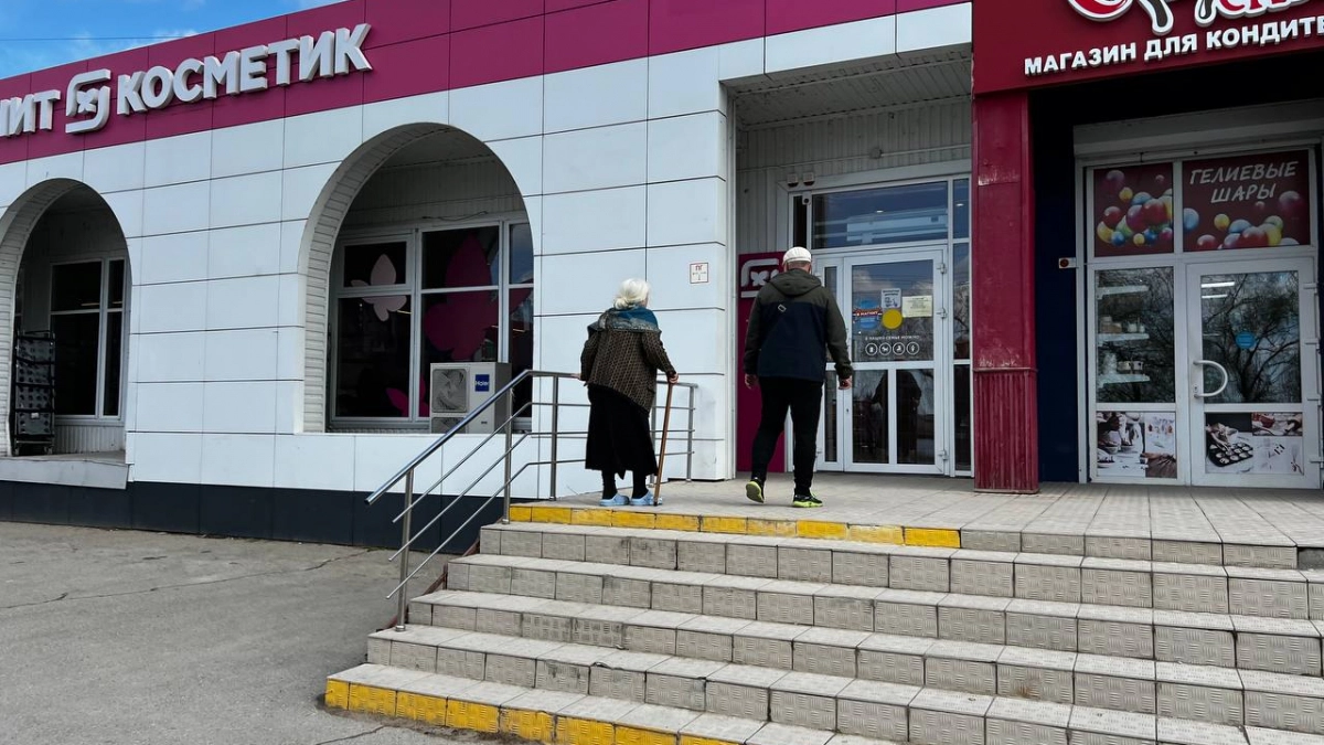 Сбербанк ввел новые правила для пенсионеров: три изменения, которые коснутся всех, кто получает деньги на карту