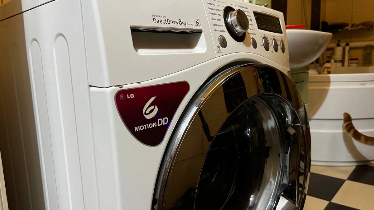 Не спешите выбрасывать: самые затоптанные носки заискрятся белизной, если замочить в этом растворе